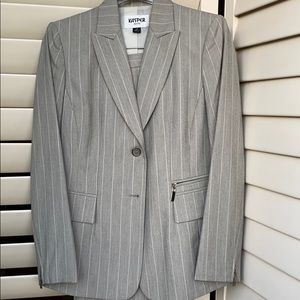 Women’s pant suit